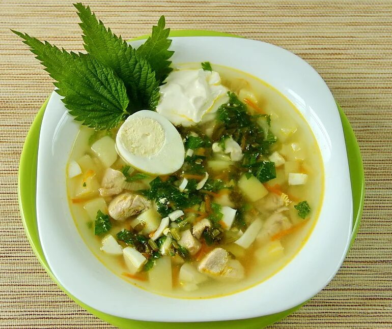Для супа. Крапивный супчик. Щи из щавеля с яйцом и курицей. Кычыткан ашы ничек пешерэлэр. Балтырган с татарского на русский.