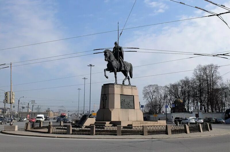 Памятник князю Александру Невскому в Санкт-Петербурге.