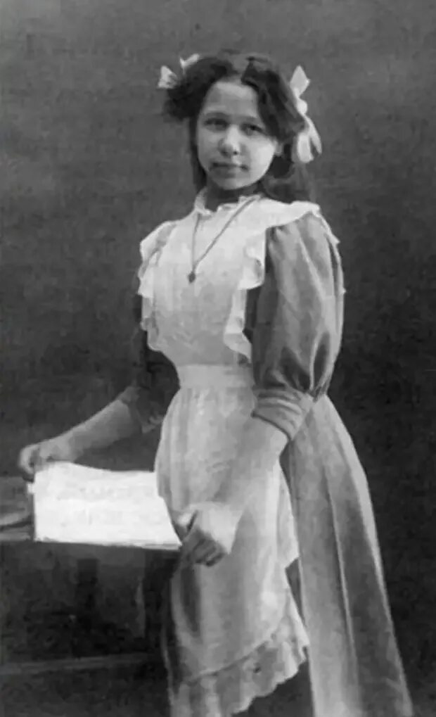 Гимназистки румяные. Девочки эдвардианской эпохи 1900-1910. Платье гимназистки. Форма гимназисток. Ахматова гимназистка.