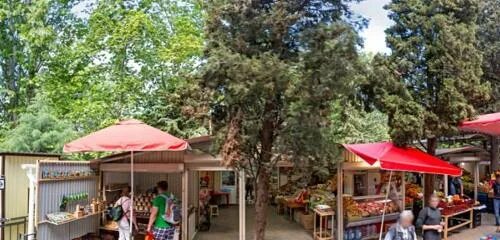 Продуктовый рынок виноградная ул 1 алушта фото Фото: Славянский рынок, продуктовый рынок, ул. Горького, 71, Алушта Яндекс Кар