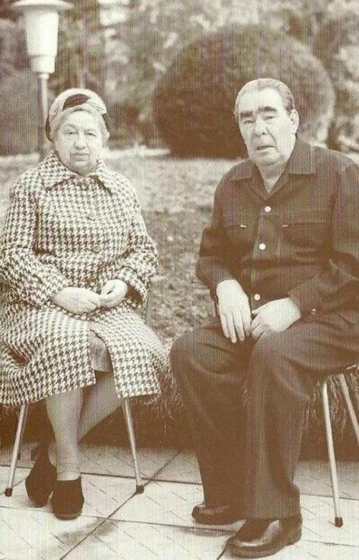 Брежнев родители. Брежнев родители. И. И. Брежнев родители.