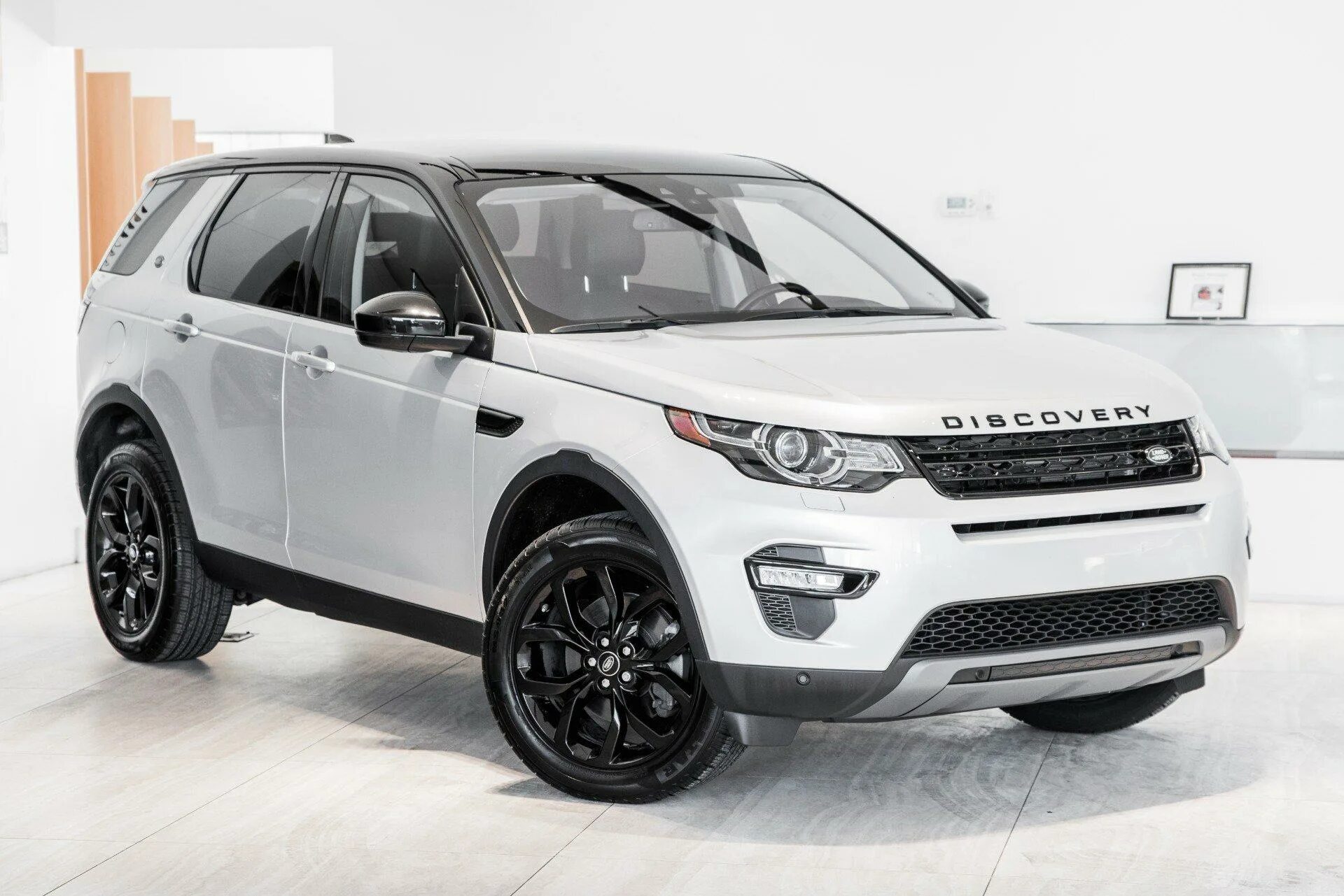 Ленд Ровер Дискавери спорт 2018. Land Rover Discovery Sport 2018. Дискавери спорт 2015 белый. Land Rover Discovery Sport белый 2018. Дискавери 2018