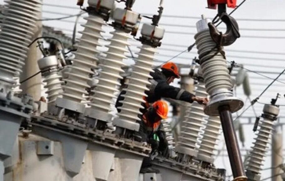 Короткое замыкание на подстанции. Заменили трансформатор. Контрольно восстановительные работы ат. Трансформатор ee13906989. Электросети махачкала.