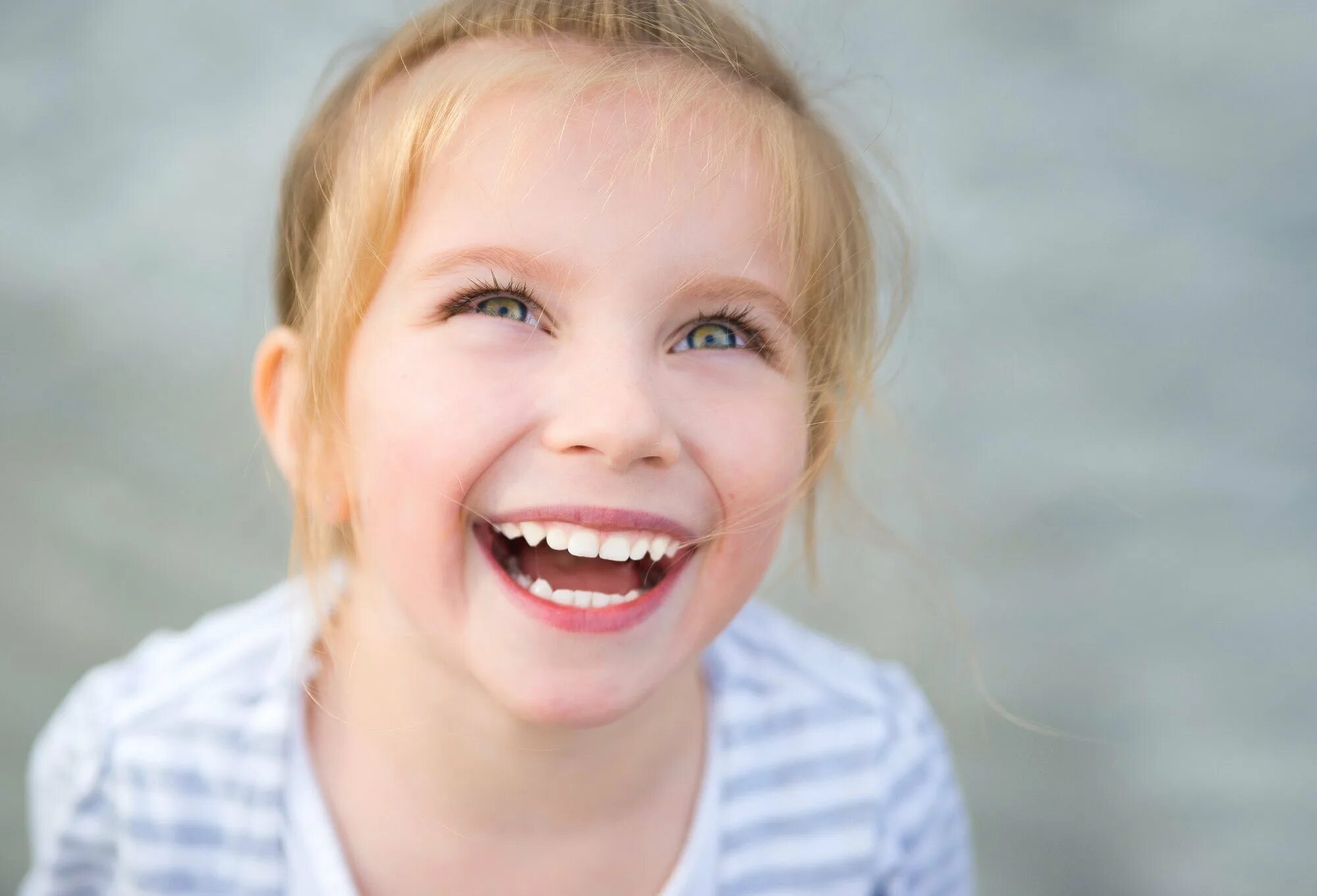 Smiling child. Улыбка ребенка. Ровные зубы у детей. Красивая улыбка. Ребенок улыбается.