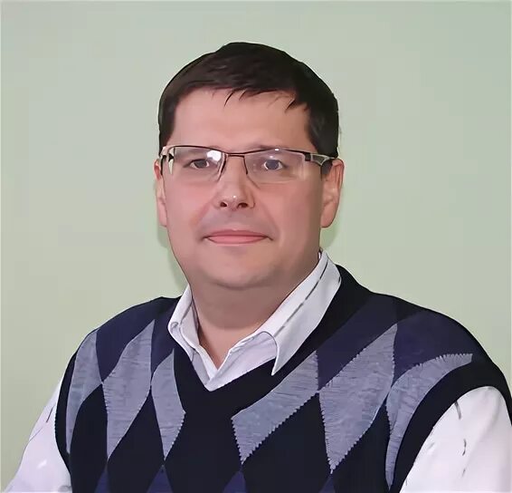 бизнесмен в офисе. начальник страхового отдела. директор челябинского филиала росгосстраха. о женщина. роман владимирович коновалов сидиси.