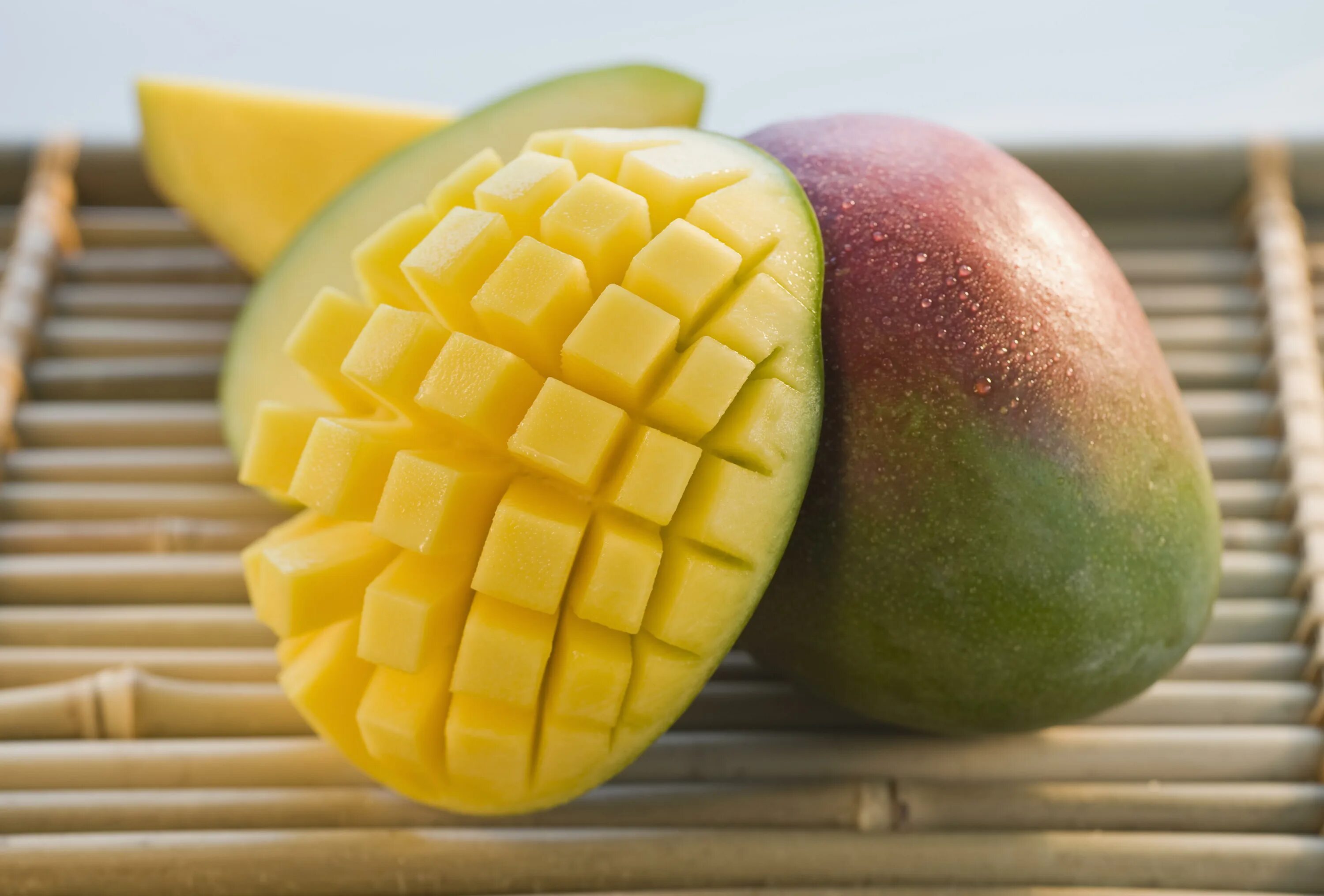 Манго едят с кожурой или нет. Манго (фрукт). Тропические фрукты манго. Манго зеленое.
