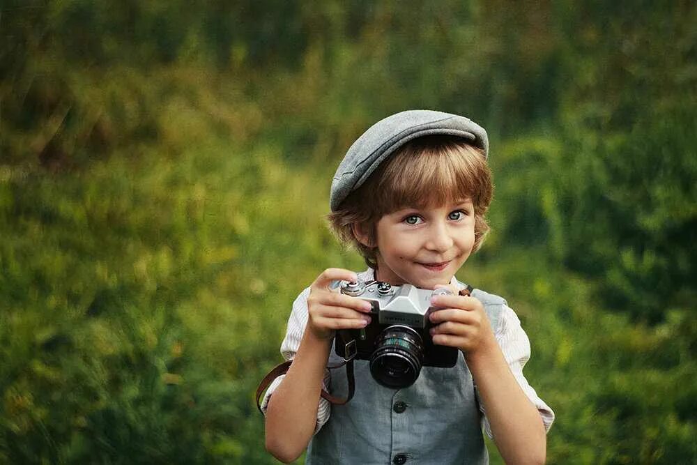 Фотоаппарат для детей. Фотограф ребенок. Мальчик с фотоаппаратом. Фотосессия фотограф для детей. Фотоконкурс для детей