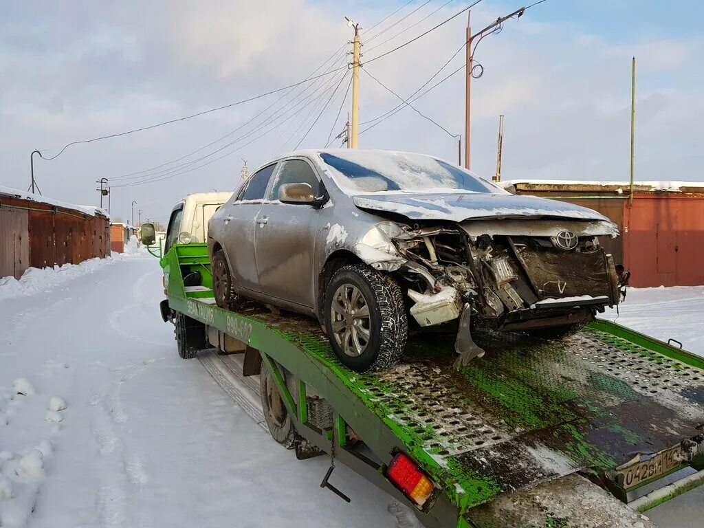 Разбитая королла е180. Находка авторазбор тюмень. Авторазбор тойота тюмень. Toyota corolla e180 разбор. Авторазбор тойота в москве.