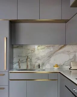 Кухни серые с золотом