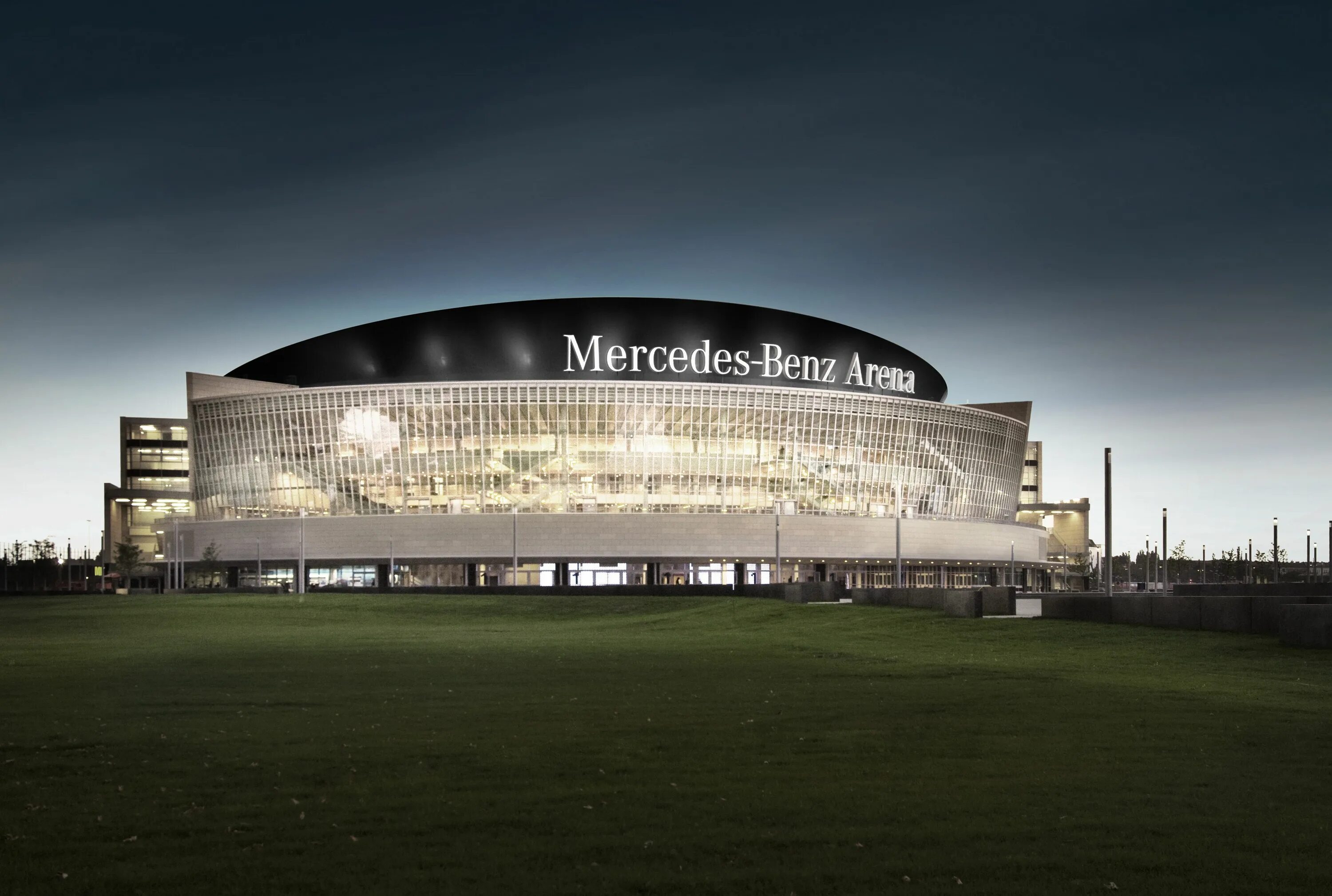 Мерседес-Бенц Арена Берлин. Стадион Мерседес Бенц Арена в Берлине. Mercedes Benz Arena в Берлине. Хоккейная Арена в Берлине. Arenas где находится