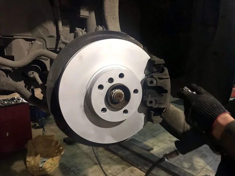 Тормозные диски бмв х5. Диски тормозные бмв х6. Тормозные диски бмв х5. 8. Тормозные диски на бмв х5 е70.