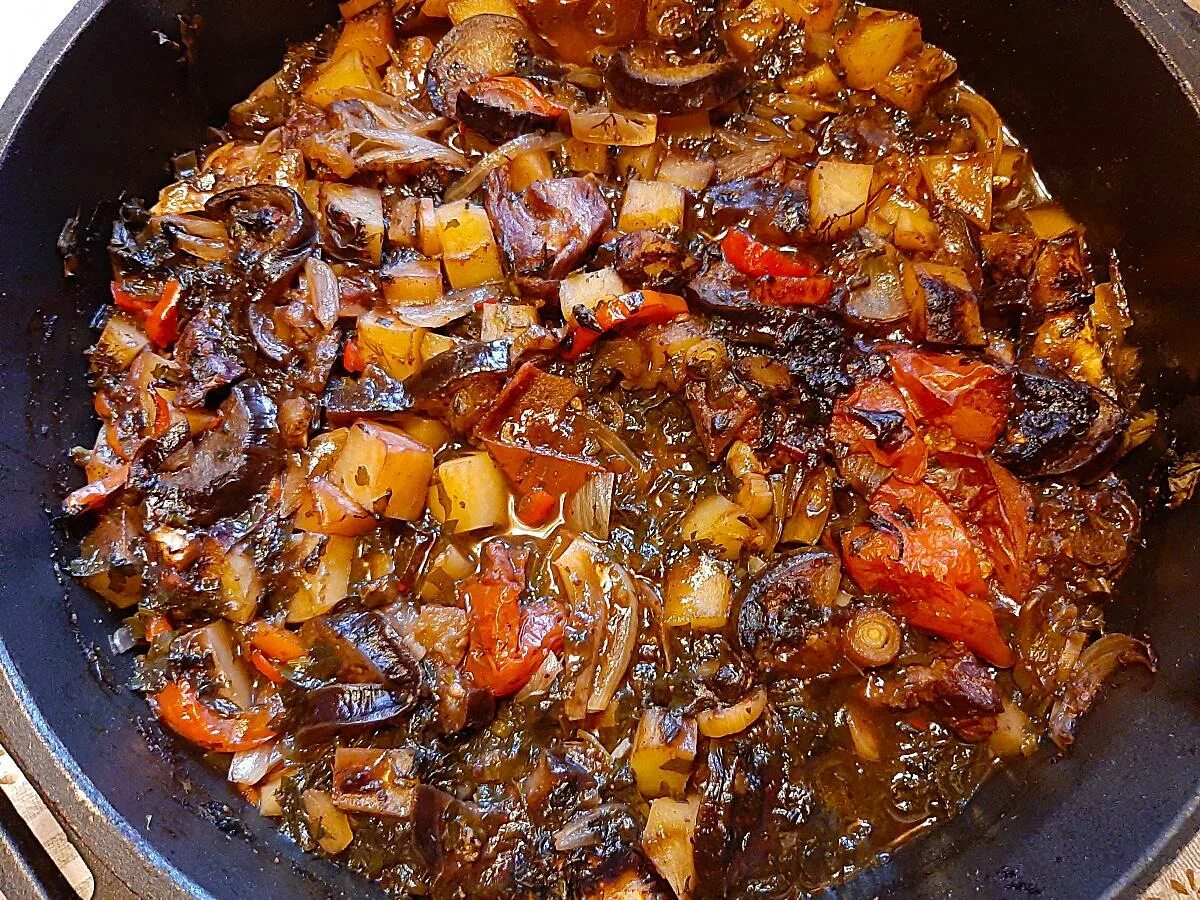 грузинская кухня чанахи. оджахури с бараниной. чанахи в казане рецепт. чанахи в казане рецепт. грузинское жаркое оджахури.