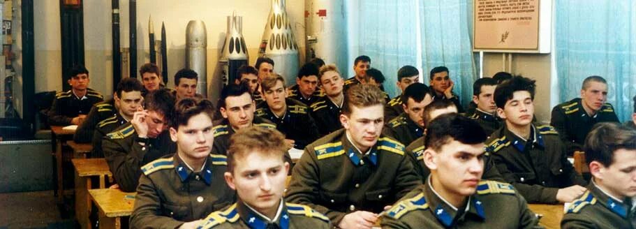 Курсанты авиационных училищ. Барнаул авиационное училище. балашовское вваул выпуск 1998. барнаульский высшее военное авиационное училище. балашовское высшее военное училище летчиков.