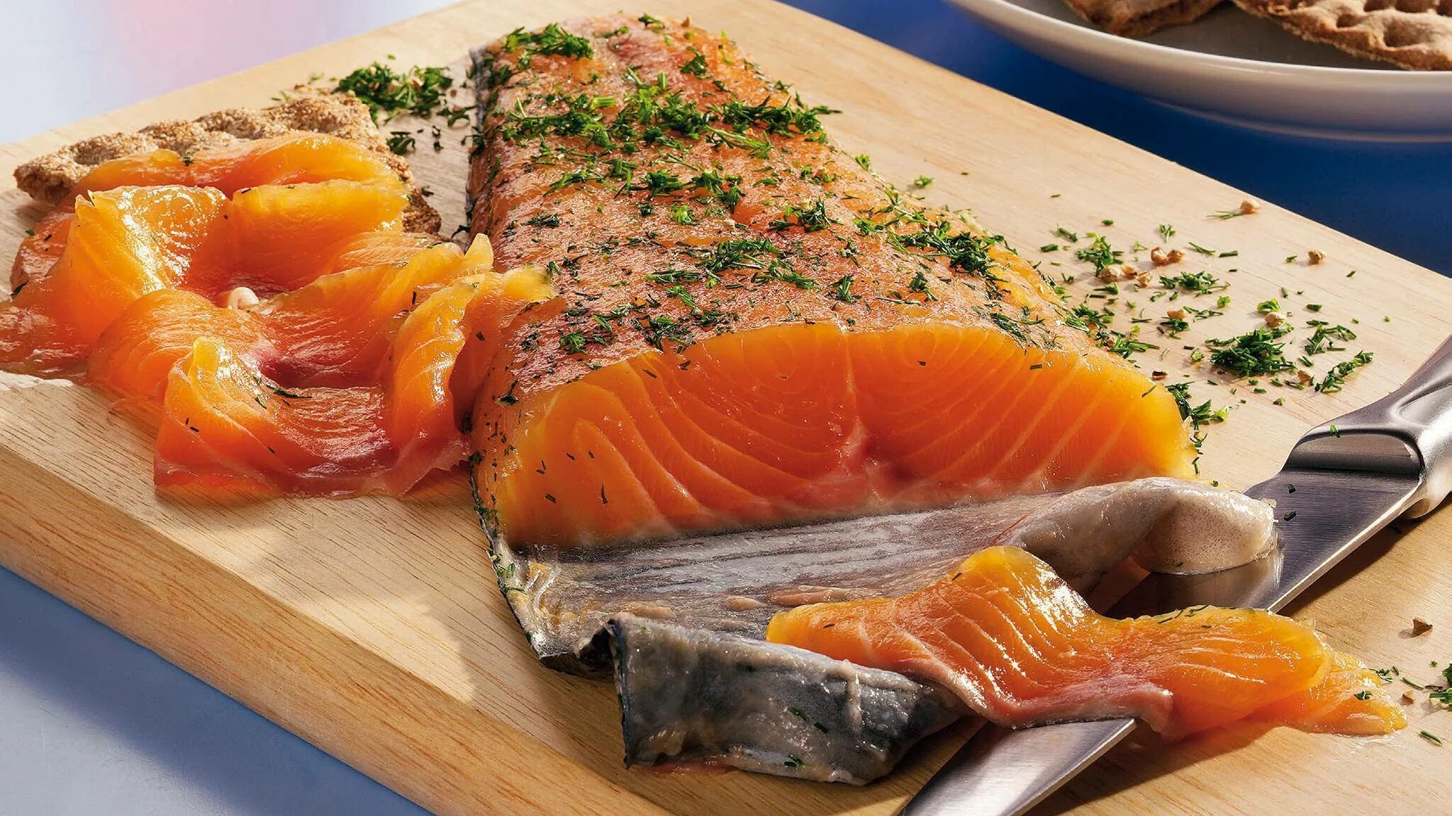 Форель рецепт с фото. Gravad LAX. Лосось, тунец, форель. Лакс форель. Форель и тунец.