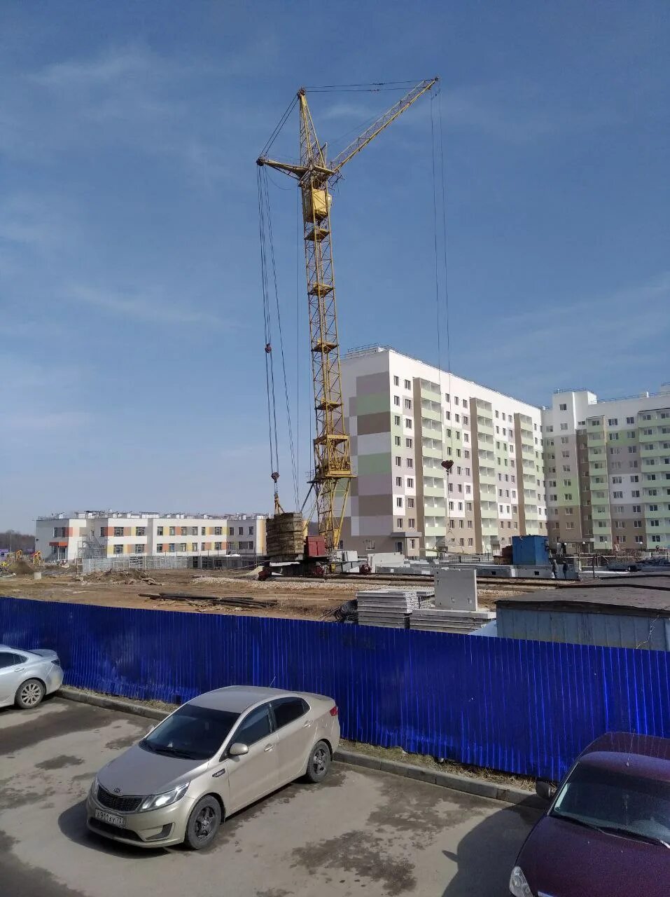 Новости 11.04 2024 г. В Ульяновске упал башенный кран. Кран строительный. Башенный кран на стройке. Башенный кран падает.