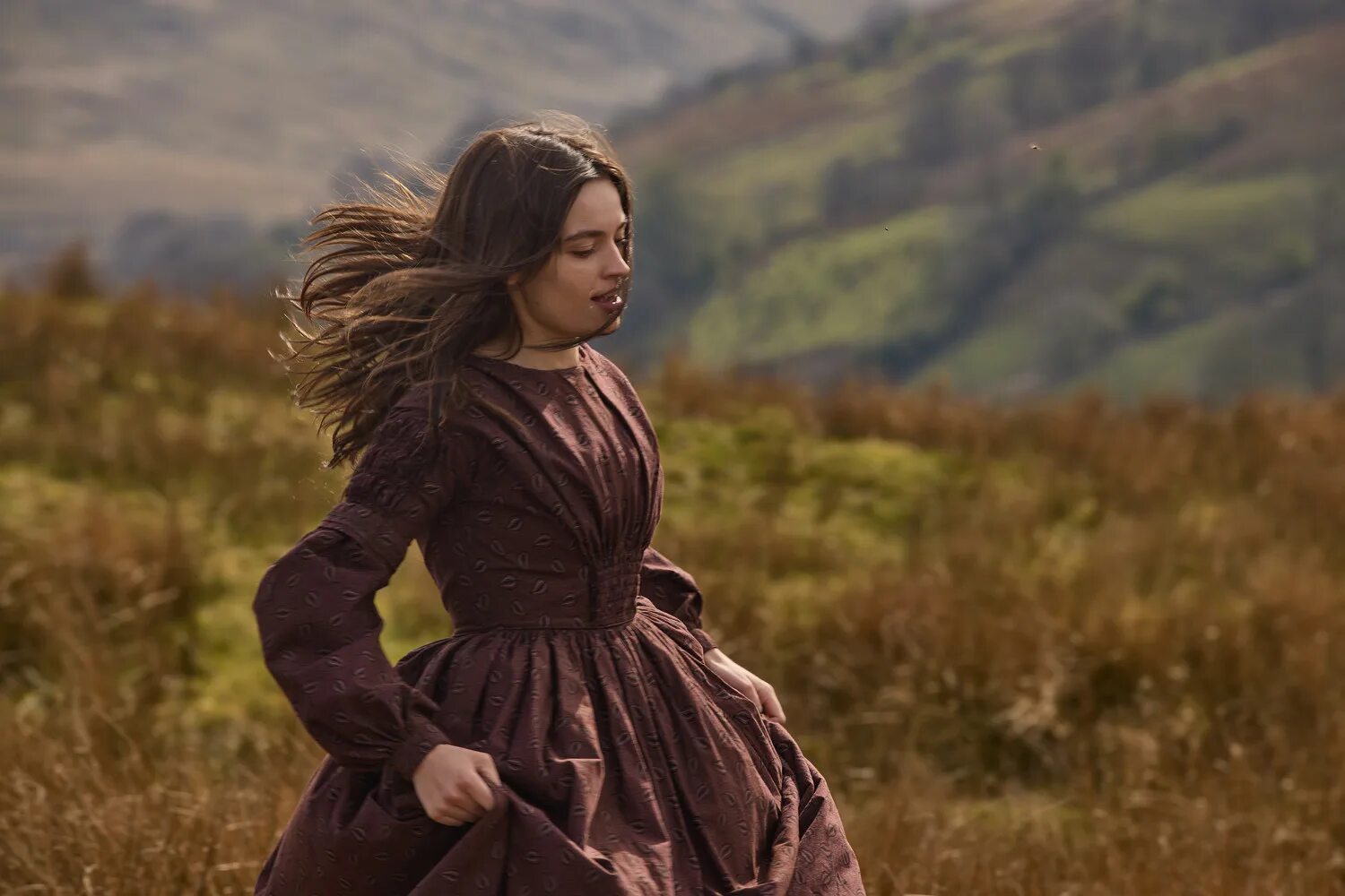 галь гадот три девятки. 13 октября женщина. суд приговорил. джоди уиттакер 2022. джоди уиттакер доктор кто.