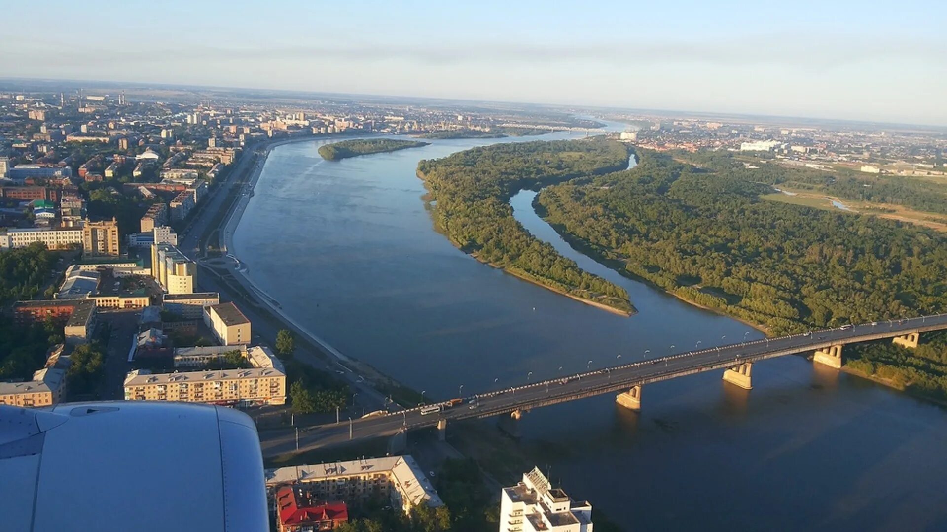На какой реке расположен омск. Река Иртыш Омск. Город Омск река Иртыш. Река Иртыш в городе Омске фото. Иртыш Омск сверху.