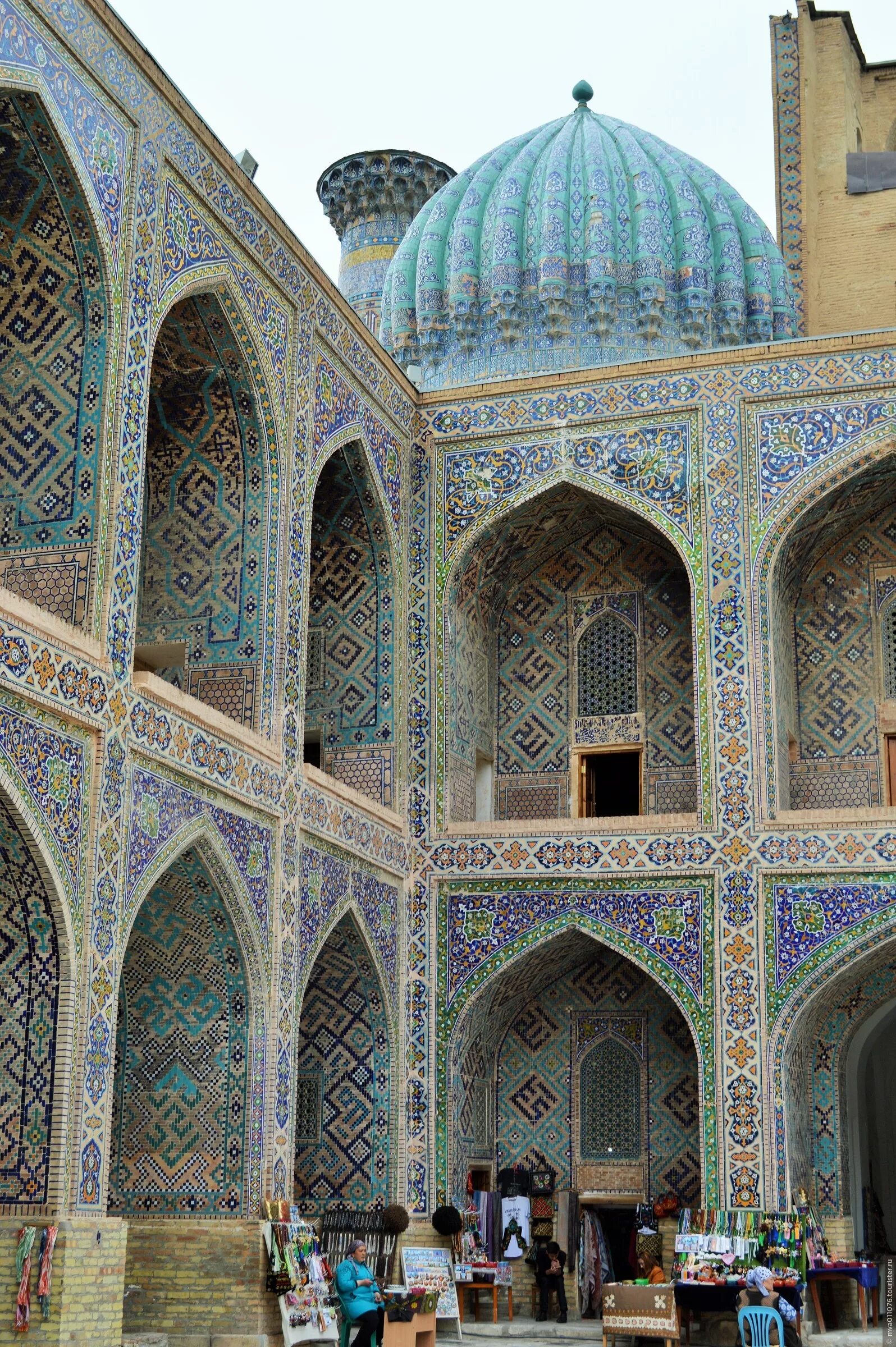 Комплекс шелковый путь самарканд. Самарканд регистан верещагин. Соборная мечеть биби-ханум. Самарканд пустыня. Silk road by minyoun отель самарканд.