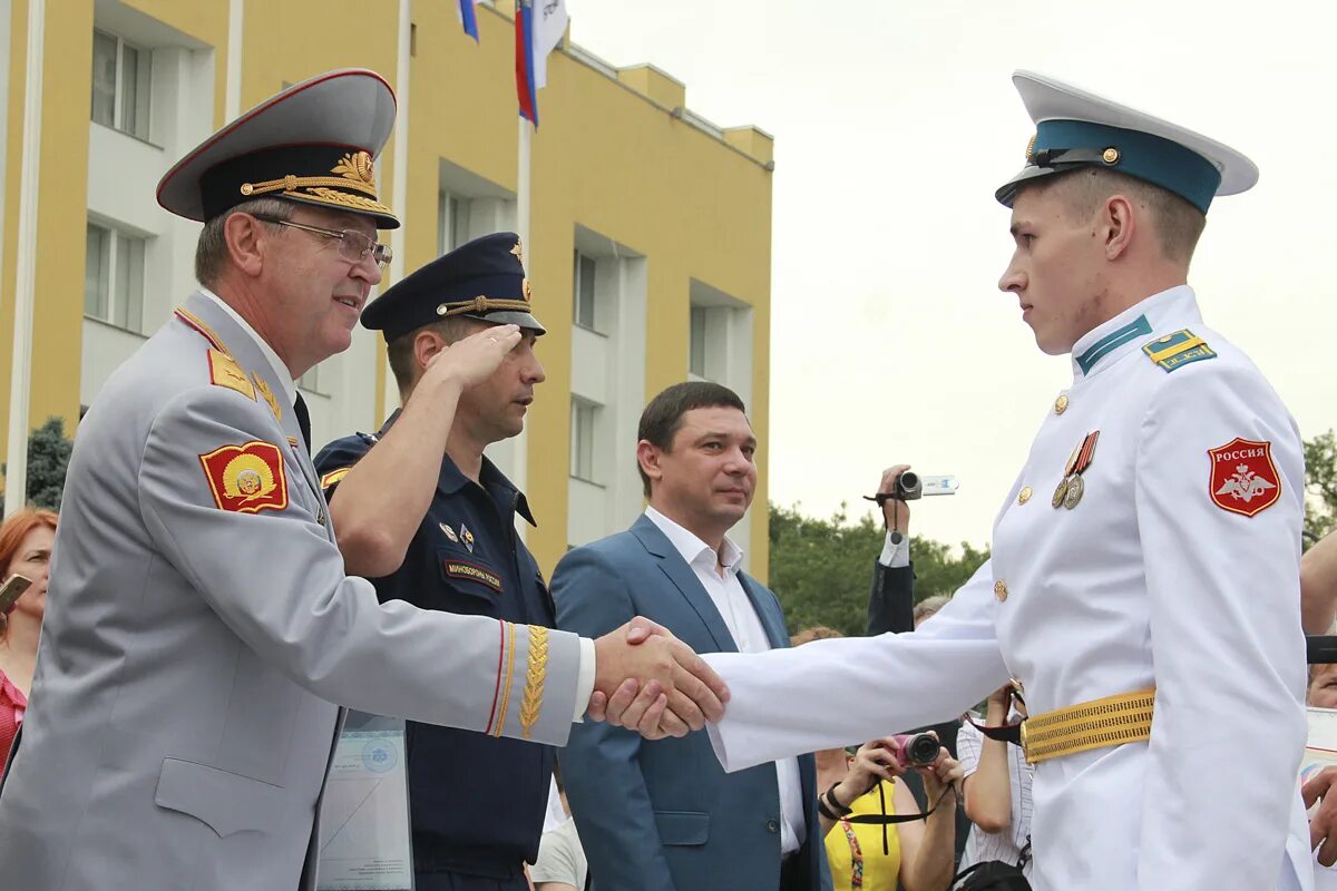 Сайт кадетского училища в краснодаре. Краснодарское Суворовское училище. Кадетское училище в Краснодаре. Краснодарский президентский кадетский корпус. Краснодарское президентское кадетское вид сверху.