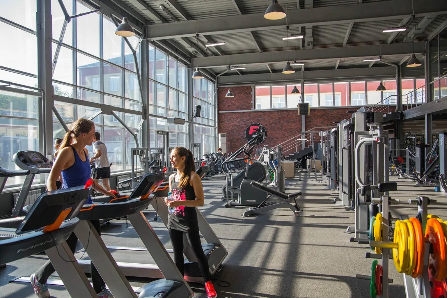 Лофт фитнес ярославль брагино абонемент. Loft fitness иваново. фитнес клуб лофт фитнес иваново. лофт фитнес иваново бассейн. ул жиделева 5 иваново loft fitness.