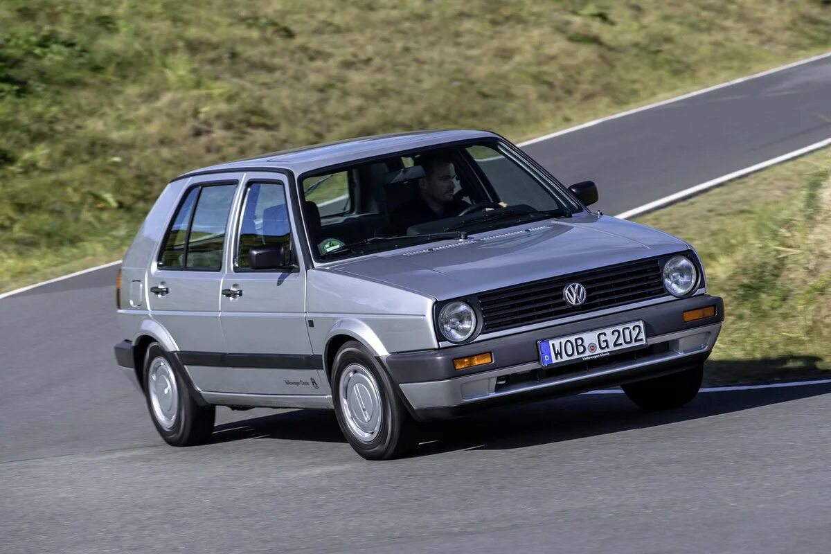 Гольф 2 какой класс. Фольксваген гольф 2. vw golf mk2. volkswagen golf 2 рестайлинг. фольксваген гольф 2 1983.