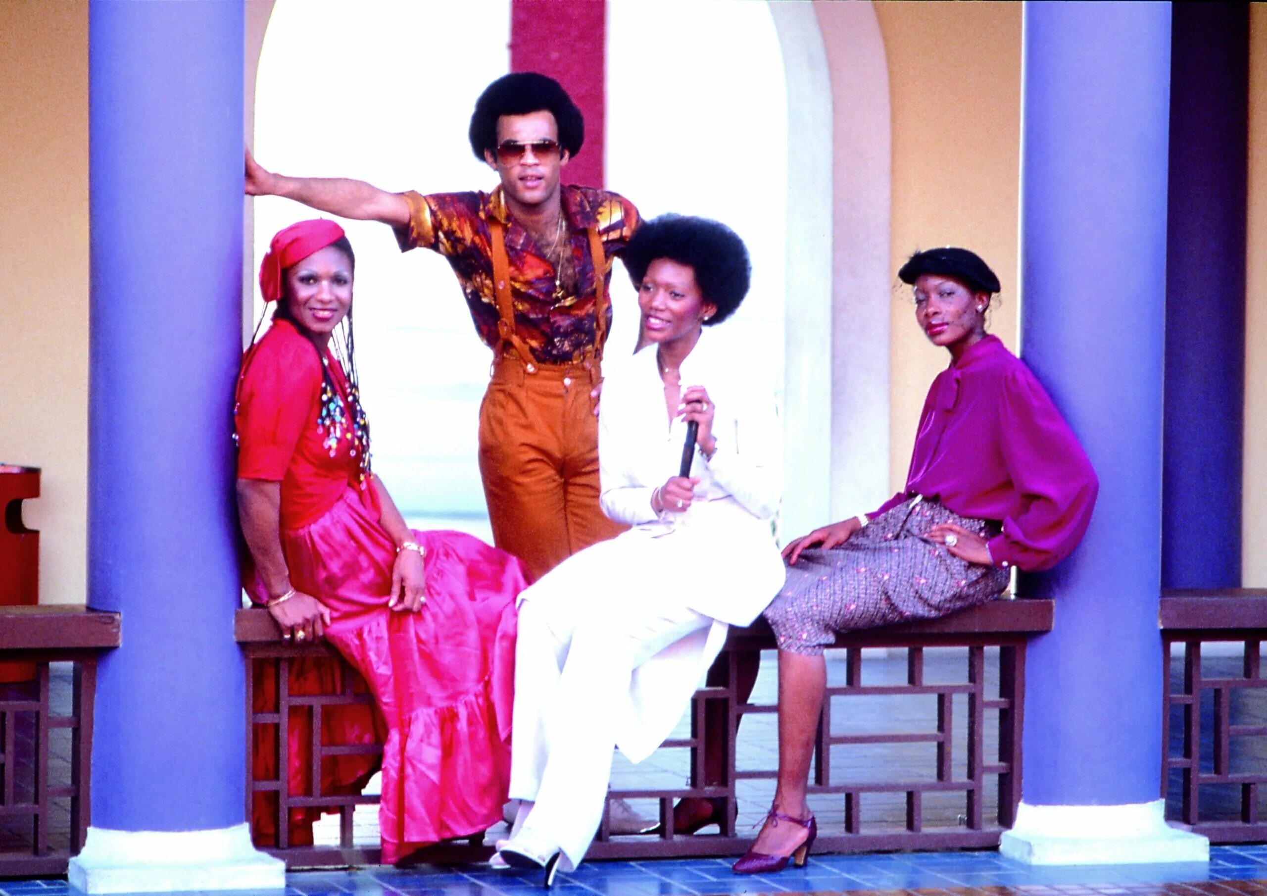 Группа boney m. Boney m. Группа Boney m. 1980. Бони м фотографии. Состав Бони м 1977.