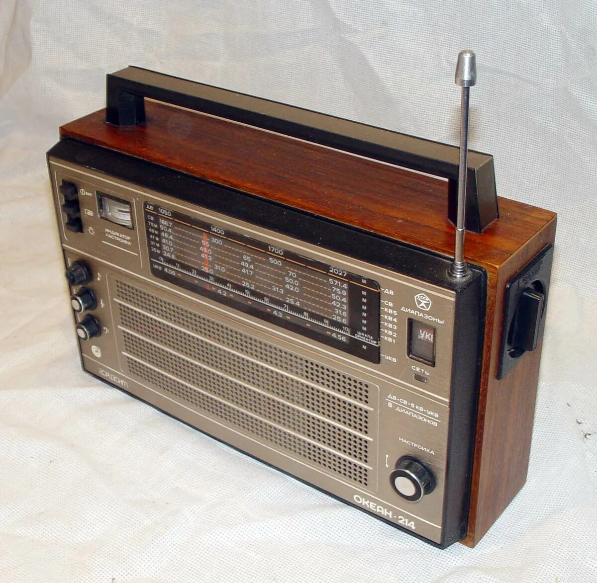 Радио приёмник океан 214. Океан 214 блок питания. Приёмник ссср океан 214. Радиоприемник океан 212. Экспортный радиоприемник океан 214.