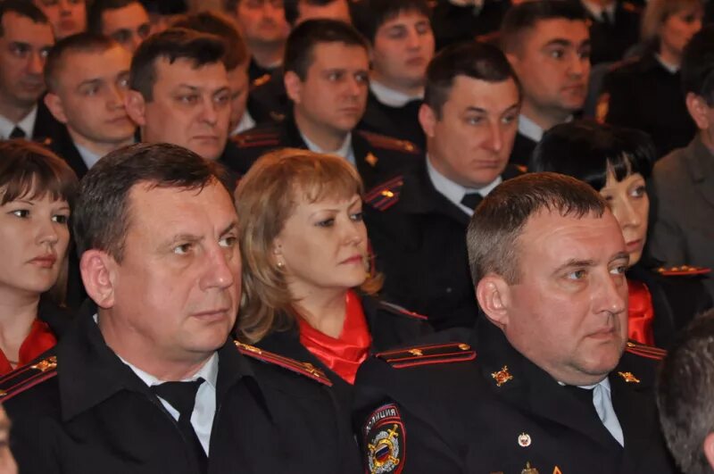 Полицейские с новочеркасска. Полиция новочеркасск. Новочеркасск награждение сотрудников полиции. Новочеркасская полиция. Полицейские с новочеркасска.