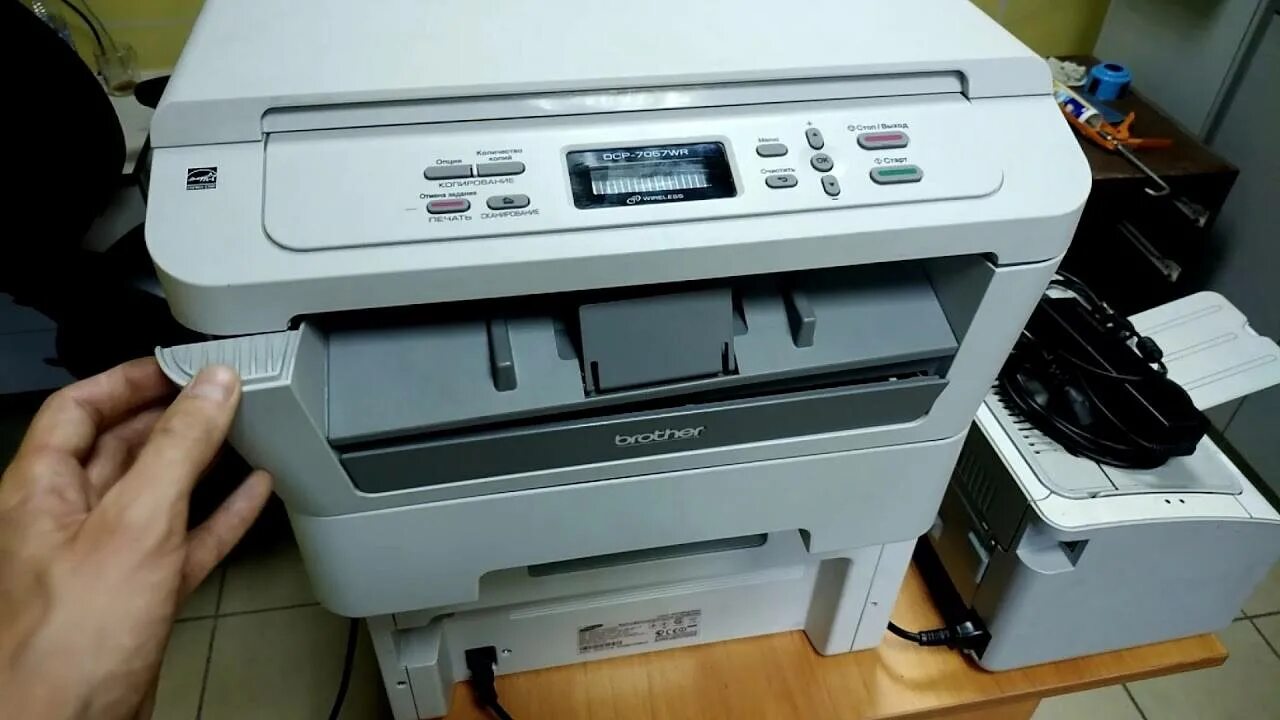 Как сбросить бротхер. Brother DCP-7057wr. Принтер brother 7057r. Brother DCP 7057. Принтер DCP 7057r.