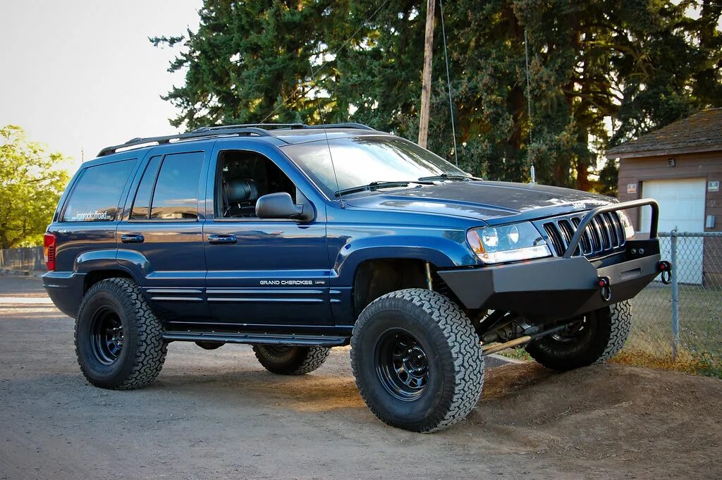 Джип гранд чероки wj купить. Jeep Grand Cherokee 2000. Jeep Grand Cherokee, 2000 off Road. Джип Гранд Чероки 2 поколения. Джип Гранд Чероки 2000 4.7.