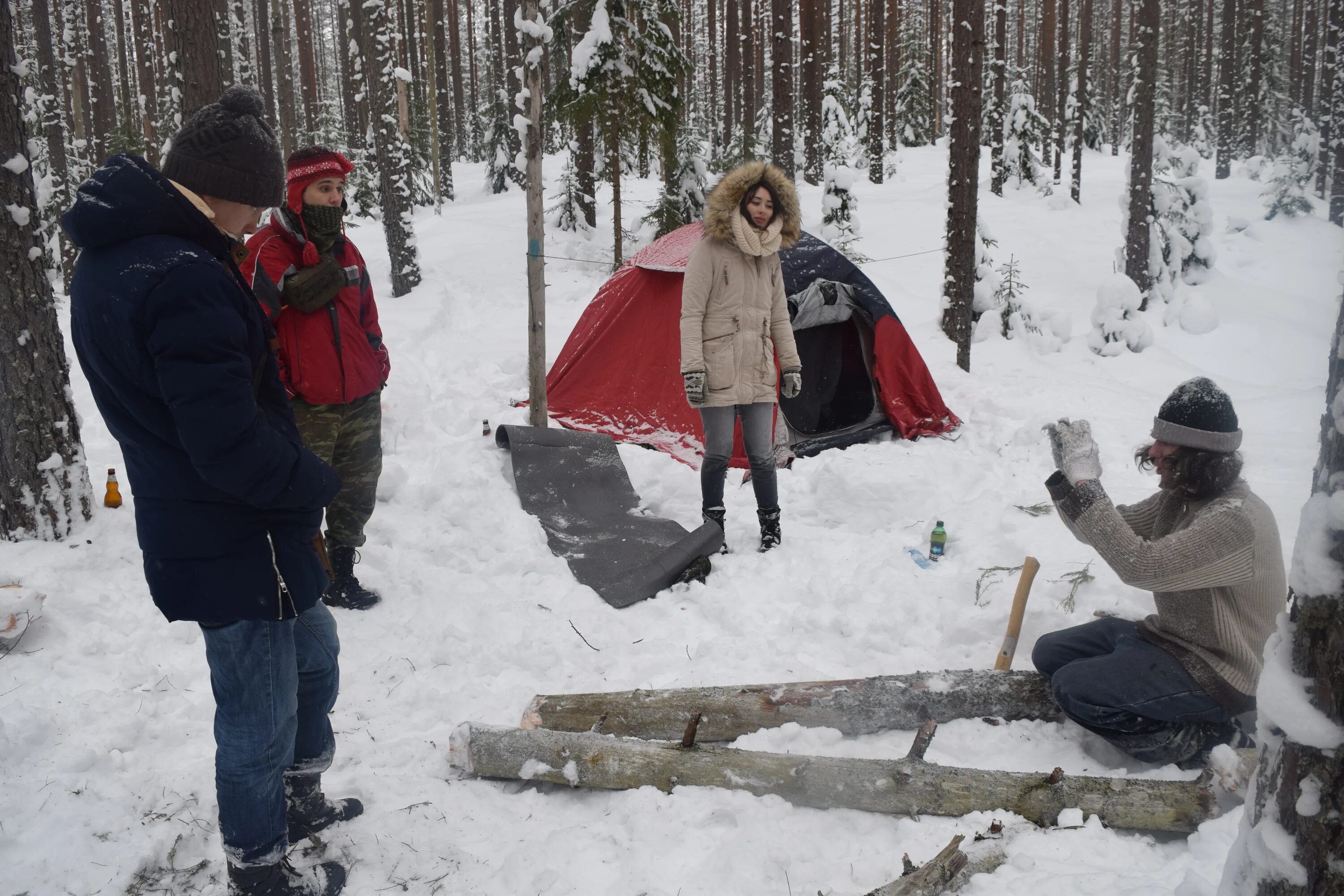 Ночевка 2015. Палатка в зимнем лесу. Ночлег в зимнем лесу. Поход зима. Ночевка в зимнем лесу.