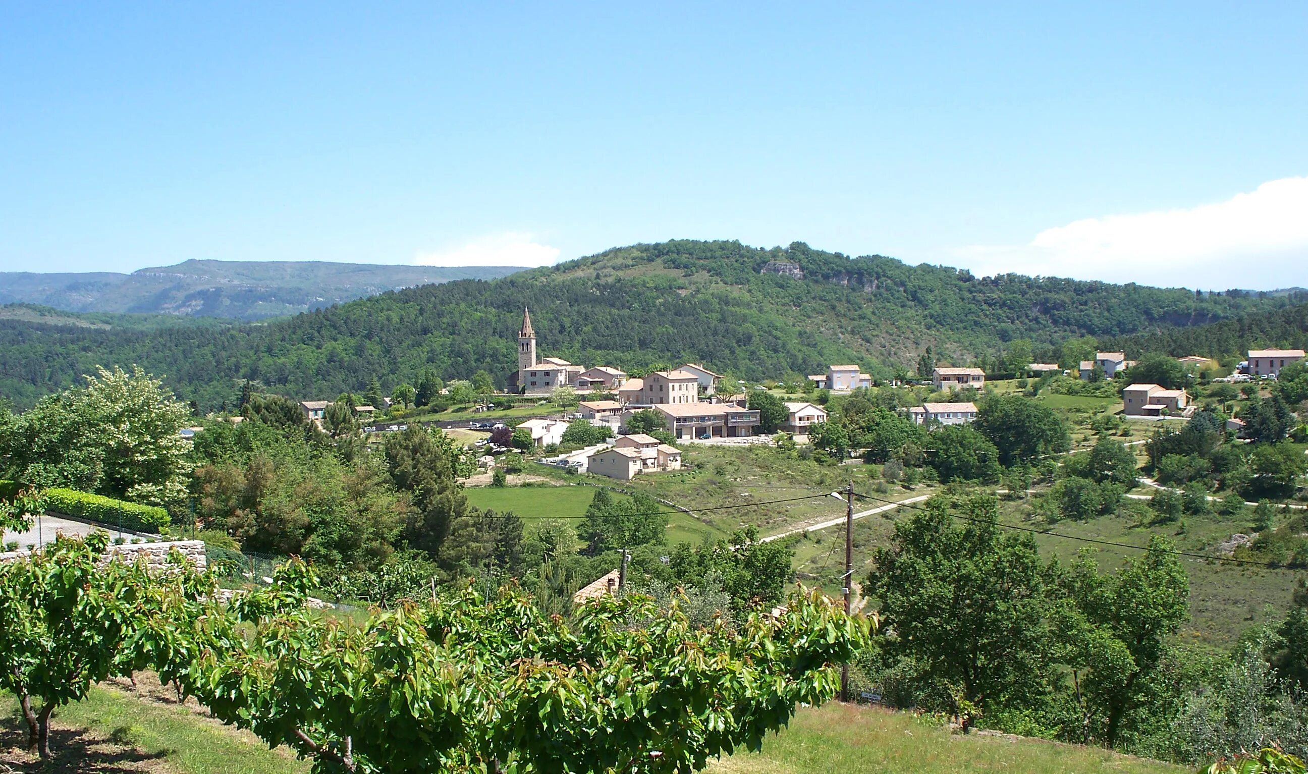 Регион Saint-Julien. Сен-Жюльен-д’АС.