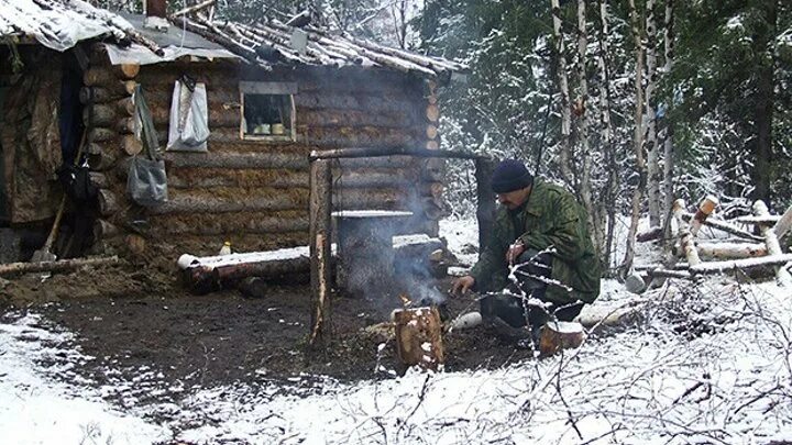 Тайга зимовье в тайге. Охотники промысловики жизнь в тайге. Охота в тайге и жизнь в зимовье. Зимовье охотника промысловика в тайге. Охотники тайги жизнь