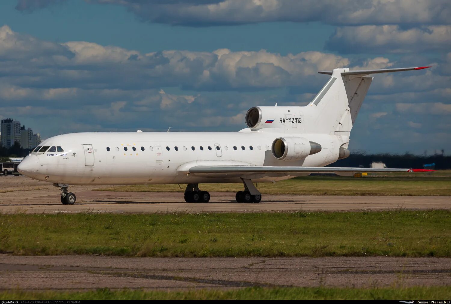 Тулпар эйр. Yakovlev Yak-42d. Як-42 пассажирский. Як 42д. Як-42 пассажирский самолёт.