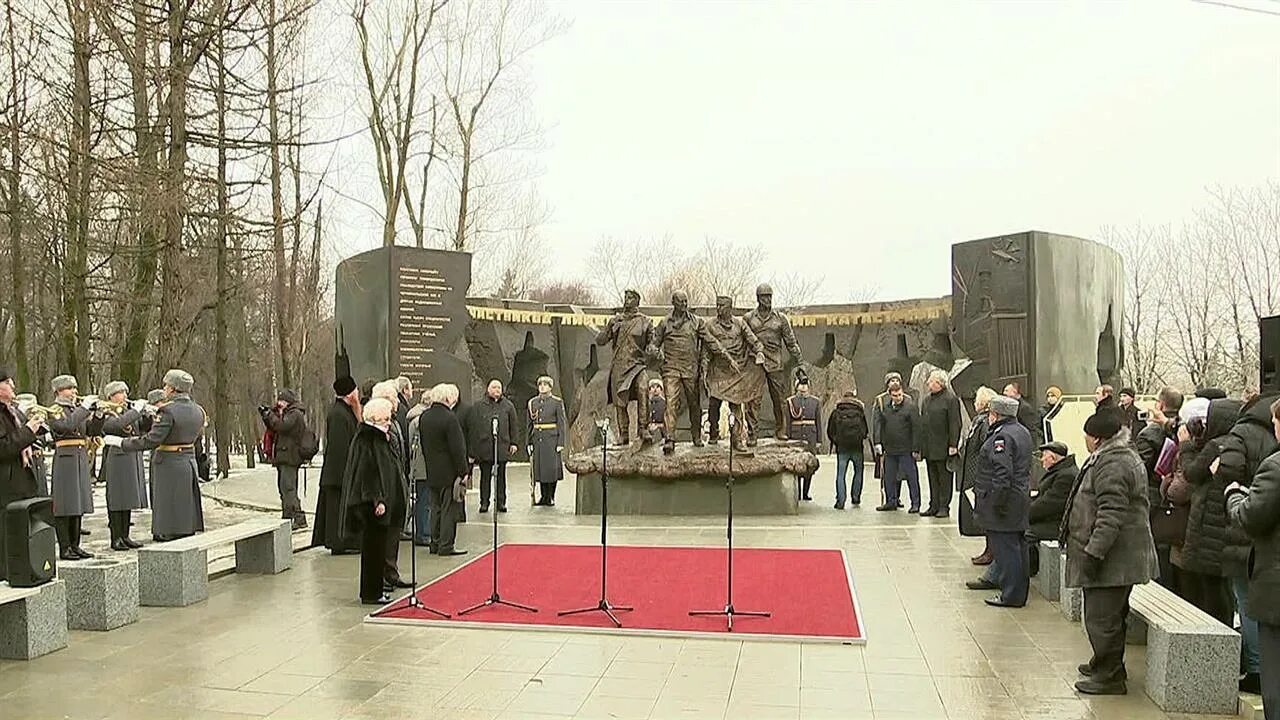 саркофаг сегодня. первый саркофаг чернобыльской аэс. саркофаг сегодня. саркофаг на чернобыльской аэс. слоновья нога чернобыль 2021.