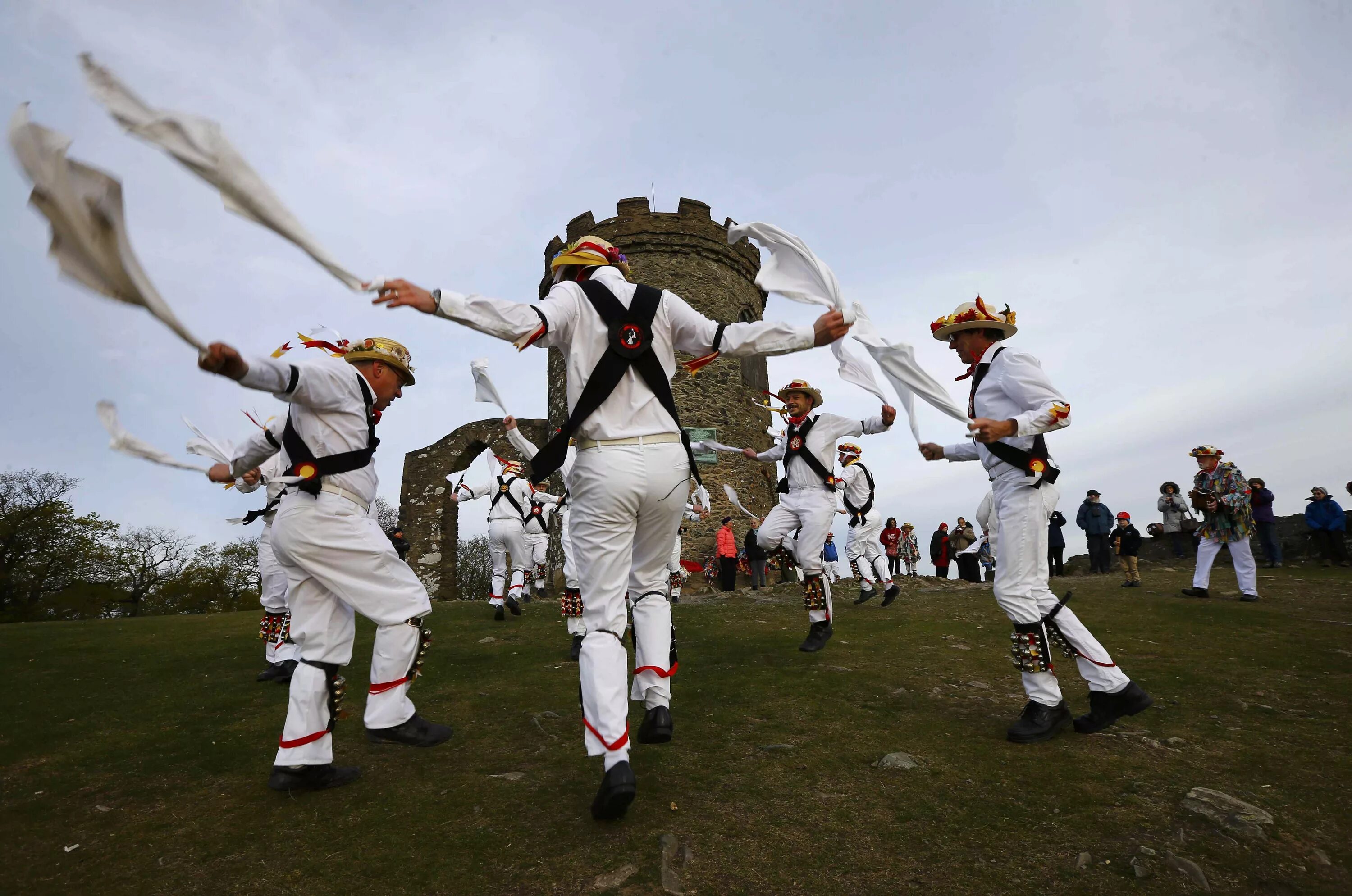 May day when. May Day праздник в Англии. Мэй Дэй в Великобритании. Майский день в Англии. May Day танец Моррис.