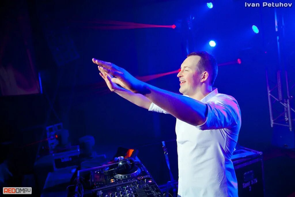 Dj feel диджей. Dj фил рекорд. Диджей фил обложки. Dj feel 2022. Диджей фил радио рекорд.