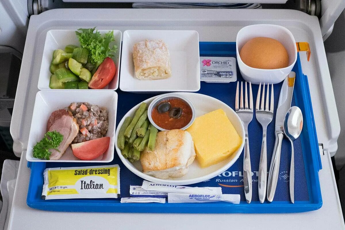 Победа можно ли еду. Питание в Аэрофлоте эконом 2022. Aeroflot Comfort class питание. Бортовое питание Аэрофлот. Бортовое питание Аэрофлот 2022.