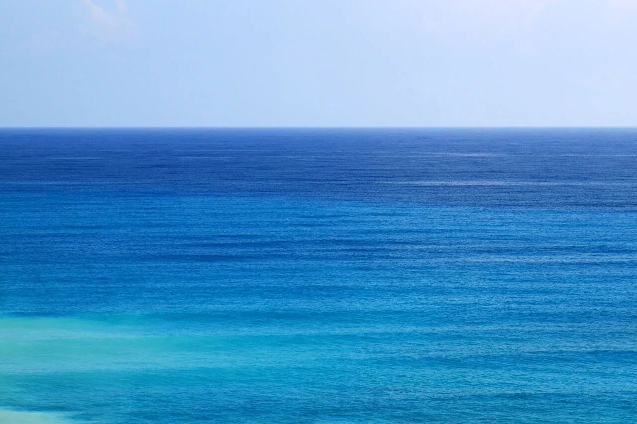 Океан голубая вода. Морская гладь. Голубое море. Поверхность океана. Море Горизонт.