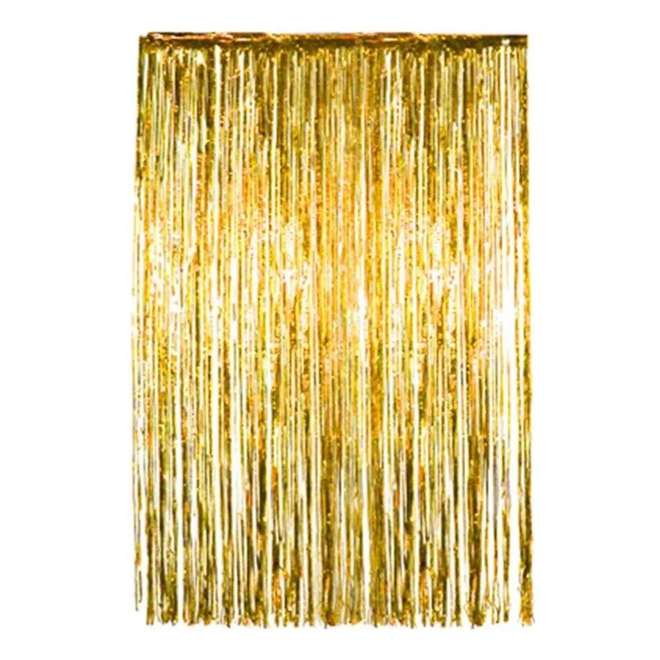 Золотой занавес дождик. Дождик новогодний золотой. Золотая штора из дождика. Стена из золотого дождика.