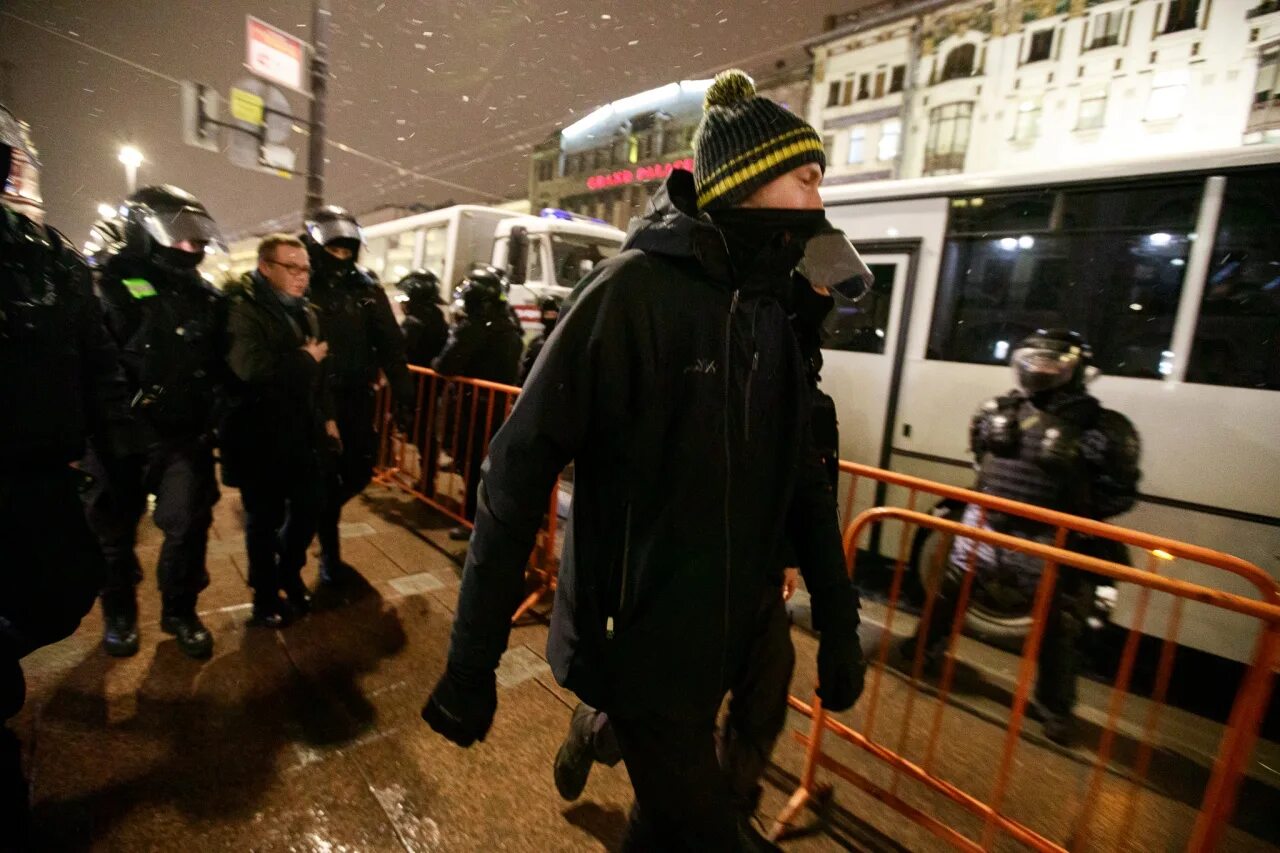 Протесты в Питере. Протесты в Петербурге. Протесты в СПБ. Какие люди в Питере. Арест сколько суток