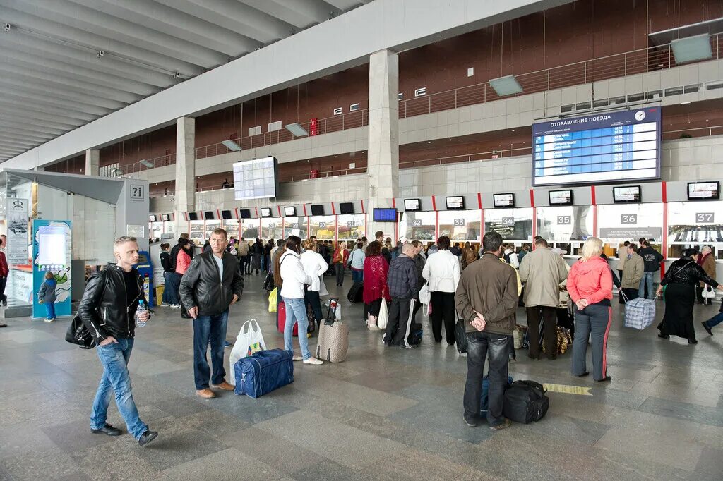 Москва курская новости. Курский вокзал внутри. Курский вокзал Москва зал ожидания. Вокзал Курская зал ожидания. Курский вокзал Москва внутри.