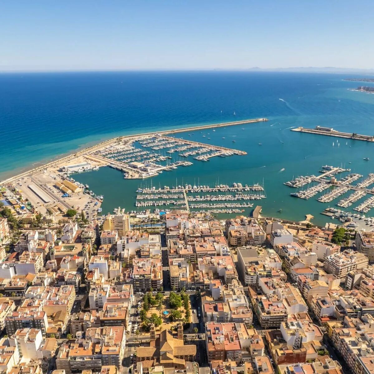 Торревьеха Аликанте. Испания город Торревьеха. Город в Испании Torrevieja. Площадь Торревьеха. Торревьеха испания погода