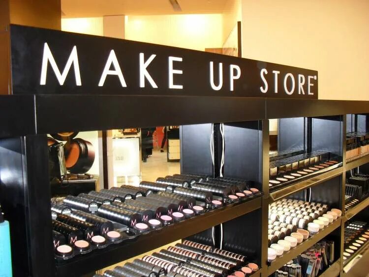 Make it store. Make up Store косметика. Макияж в магазине косметики. Магазин make. Makeupstore интернет.