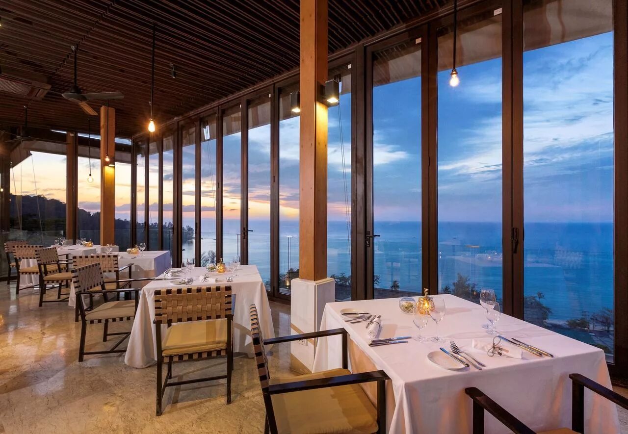 Hyatt regency phuket. Hyatt phuket. пляж отеля хаят пхукет. the hilltop restaurant в таиланде.