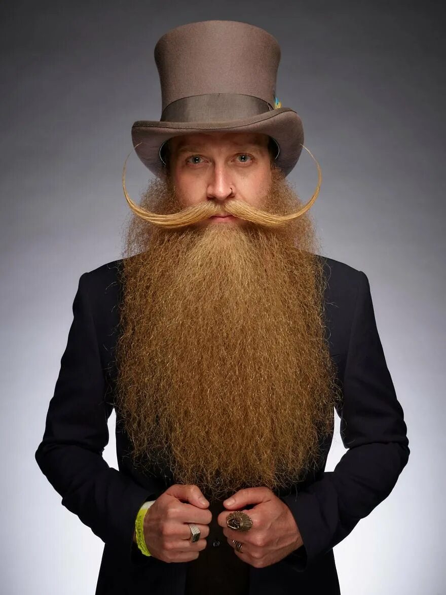 Необычная борода. Мужчина с большой бородой. Смешная борода. Необычные бороды и усы. Самого смешного человека