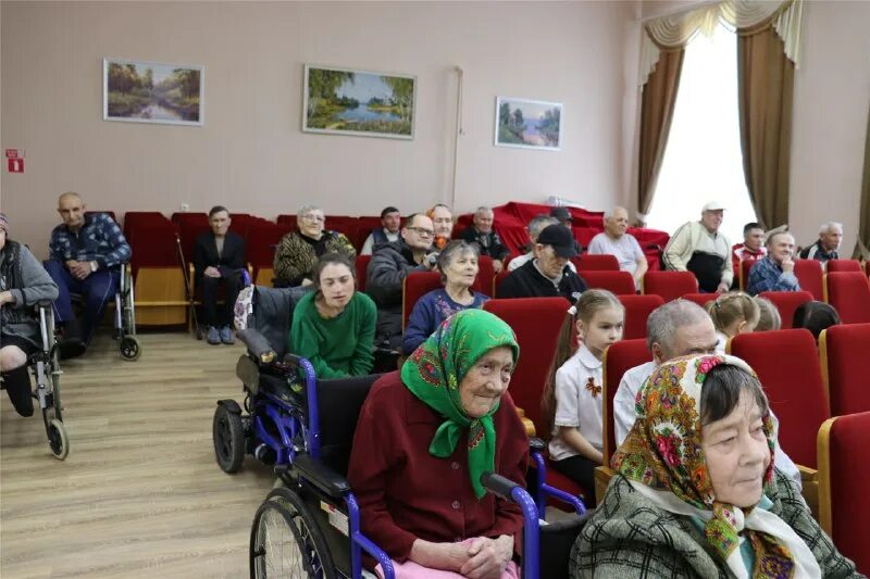 Мать в доме престарелых. Кугесьский дом интернат для престарелых и инвалидов кугеси. Кугесьский дом интернат для престарелых и инвалидов. Кугеси дом инвалидов кугесьский. Кугесьский дом интернат для престарелых и инвалидов.