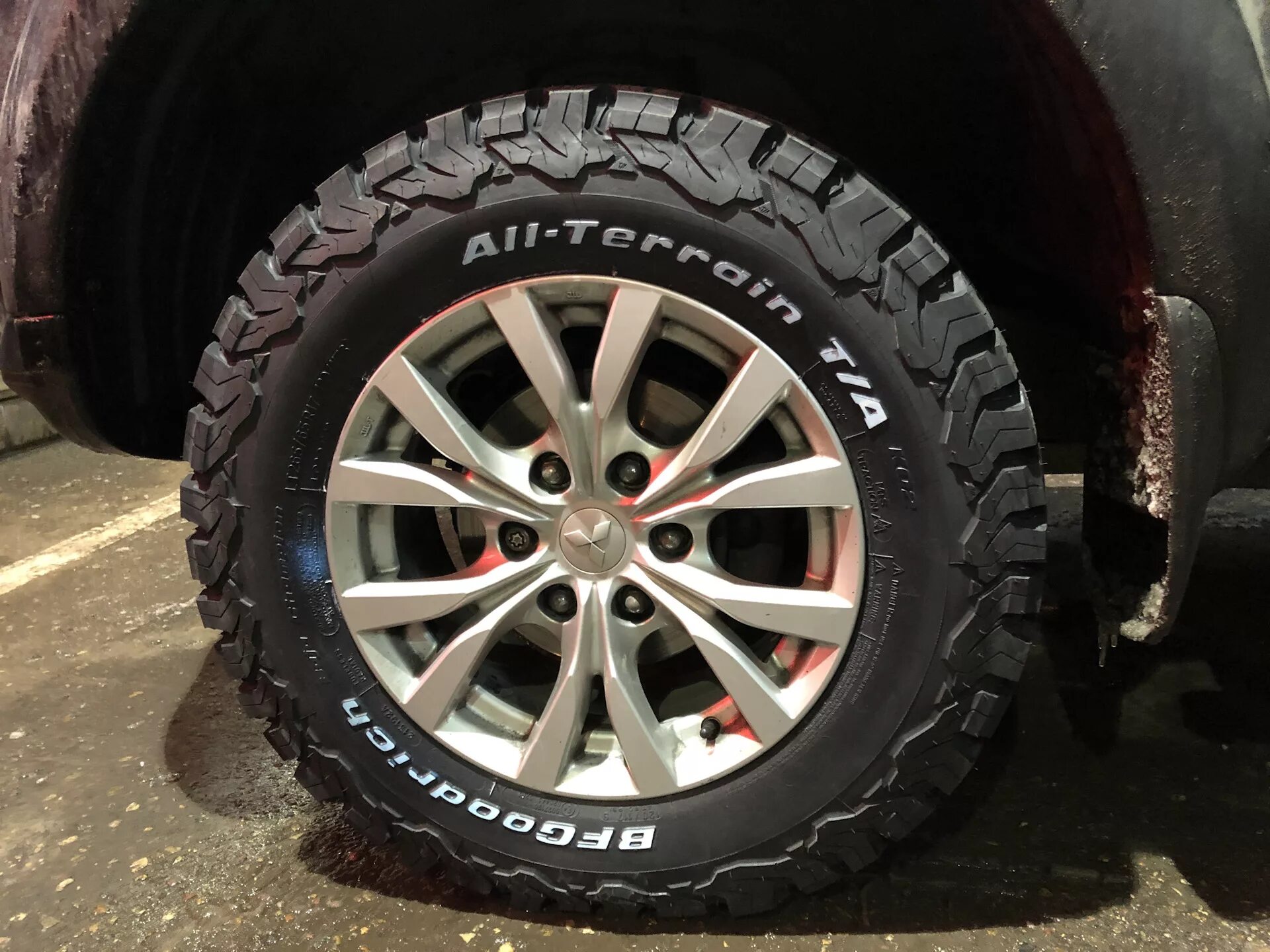 Резина r17 265. BFGOODRICH all-Terrain 265/65. BFGOODRICH 265/65 r17. BFGOODRICH all-Terrain ko2 265/65r18. BFGOODRICH all-Terrain t/a ko2 265/65 r17.