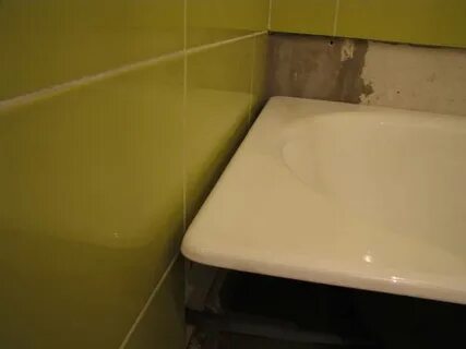 Ванна не достает до стены что делать