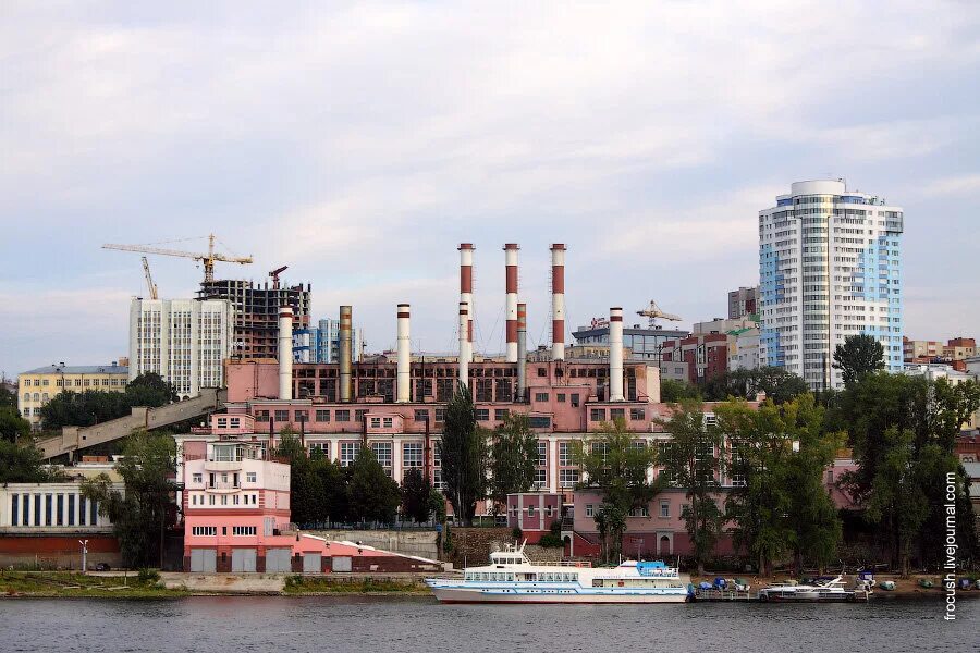 Нефтеперерабатывающий завод самара. Производство города самары. Самарский нефтеперерабатывающий завод. Заводы самара химические. Куйбышевский нпз самара.
